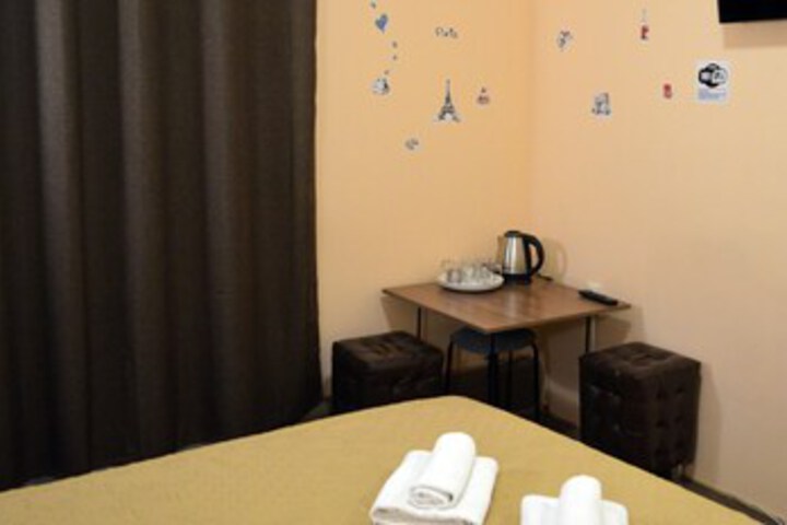 Room 4 of 20