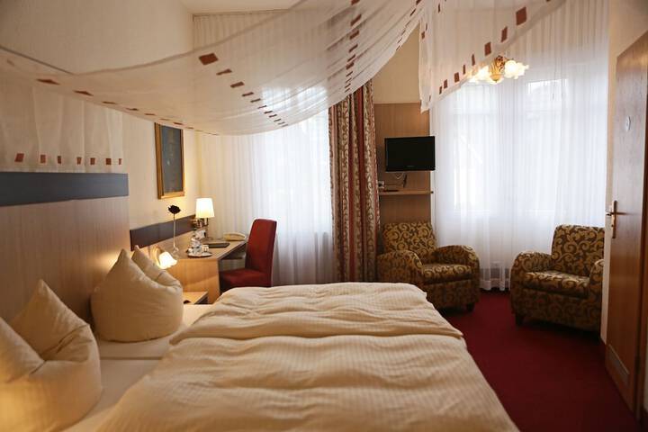 Room 3 of 11