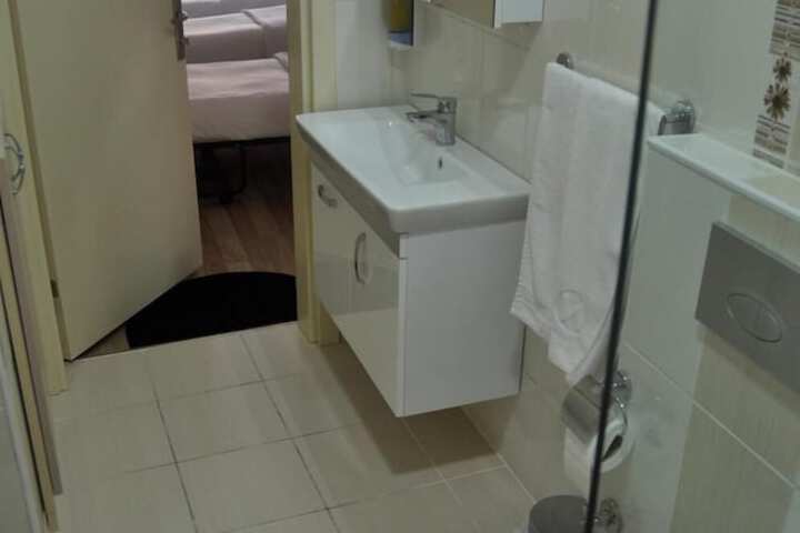 Room 16 of 29
