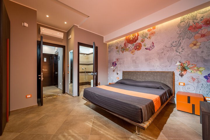 Room 16 of 46