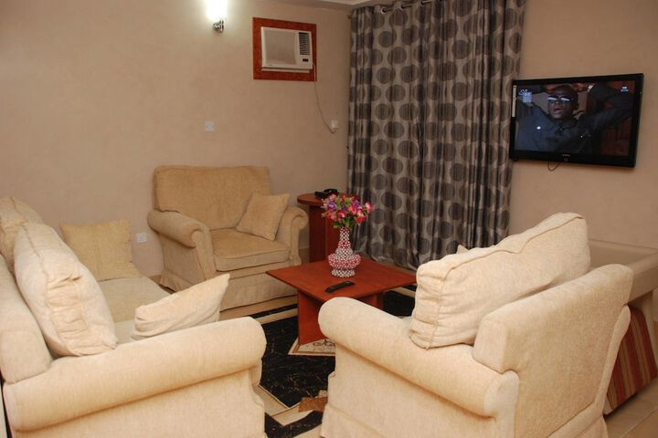 Room 3 of 9