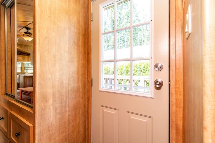 Room 35 of 177