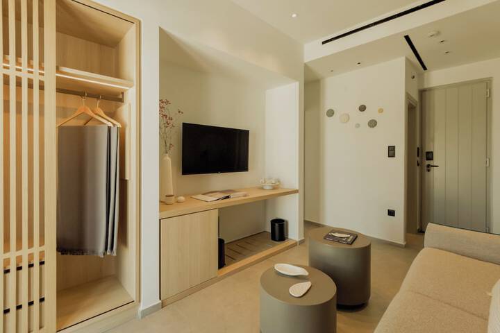 Room 28 of 80