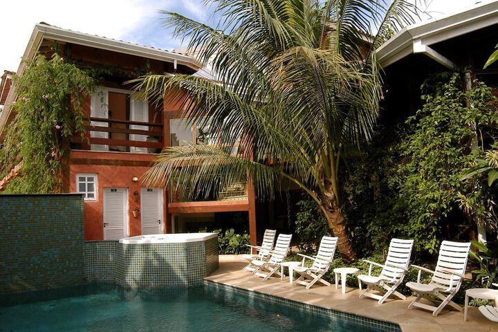 Hotel Pool