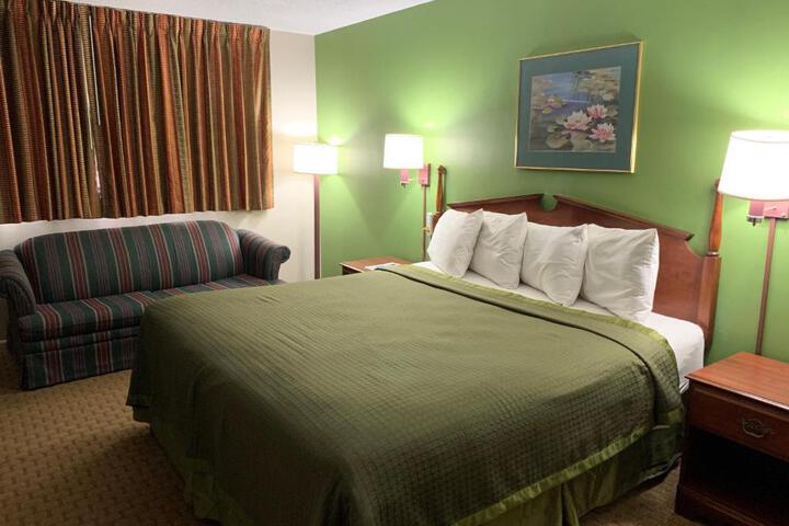1 King Bed (13 of 19)