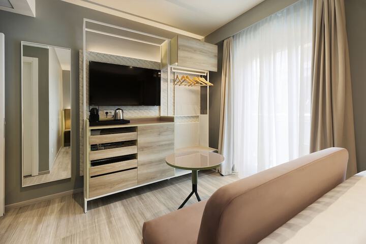 Room 21 of 47