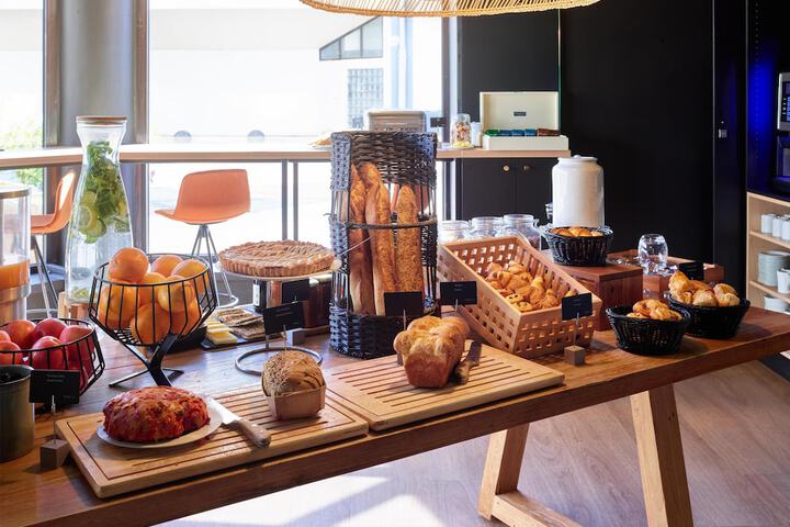 Breakfast/Coffee Service 59 of 105
