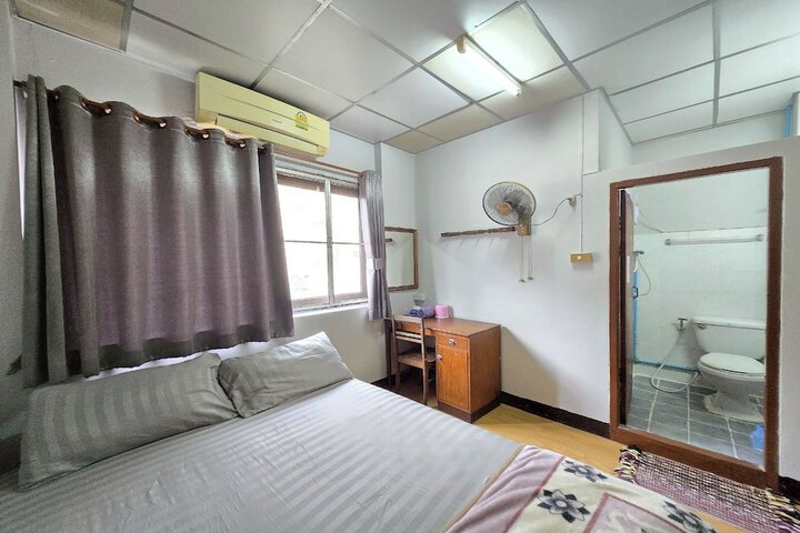 Room 13 of 44