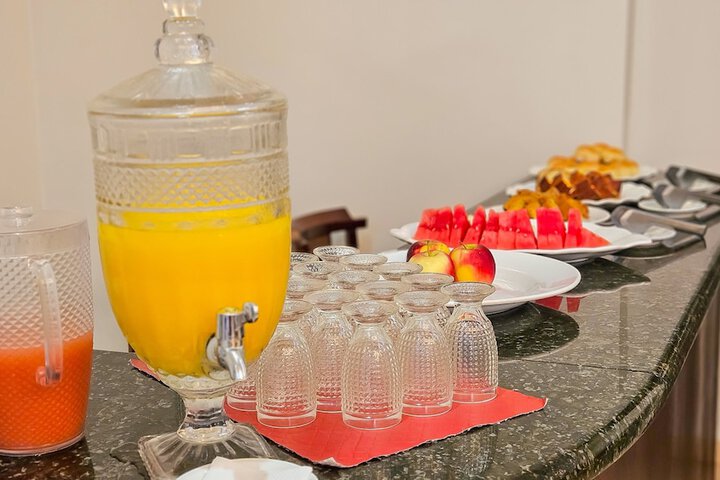 Breakfast/Coffee Service 30 of 30
