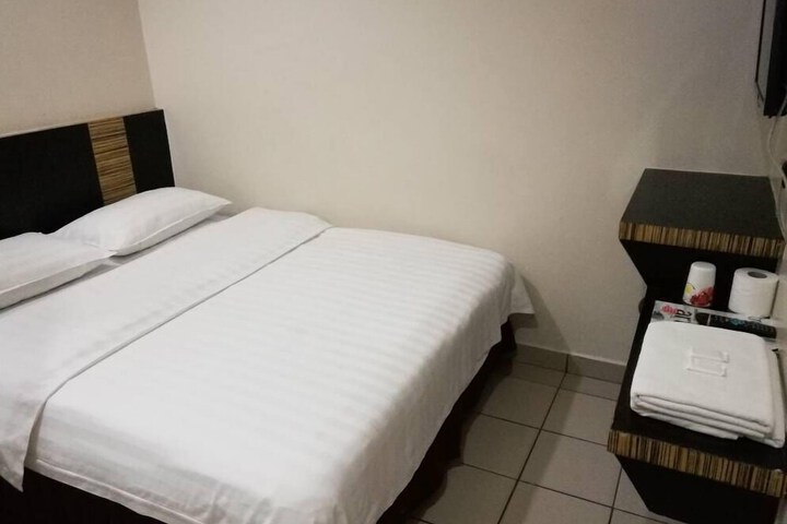 Room 25 of 34