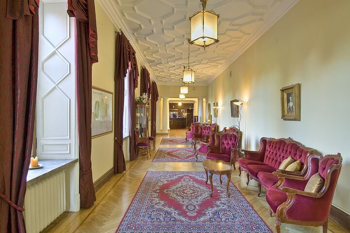 Guest Lobby