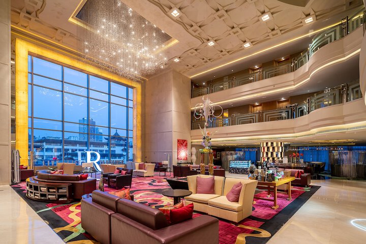Guest Lobby