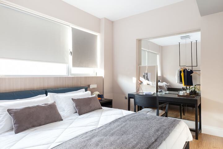Room 43 of 102