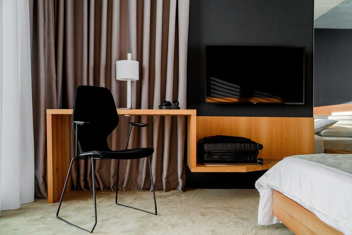 Room 12 of 62
