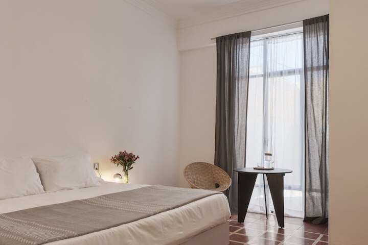 Room 9 of 47