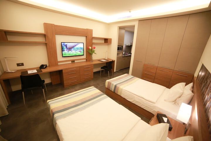 Room 30 of 76