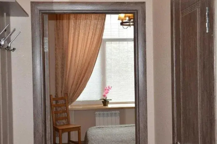 Room 5 of 17