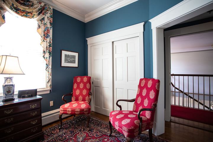Room 27 of 103