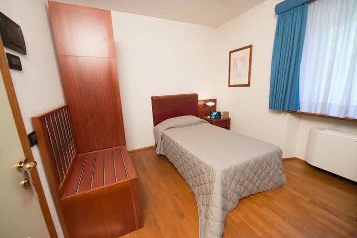 Room 15 of 43