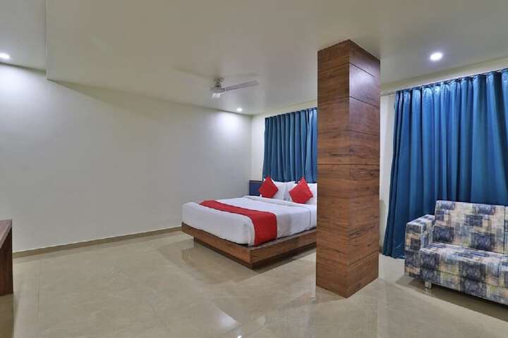Room 5 of 16