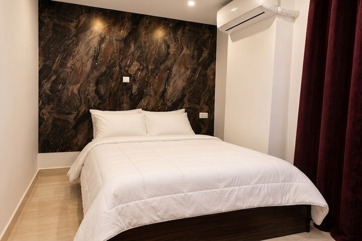 Room 26 of 48