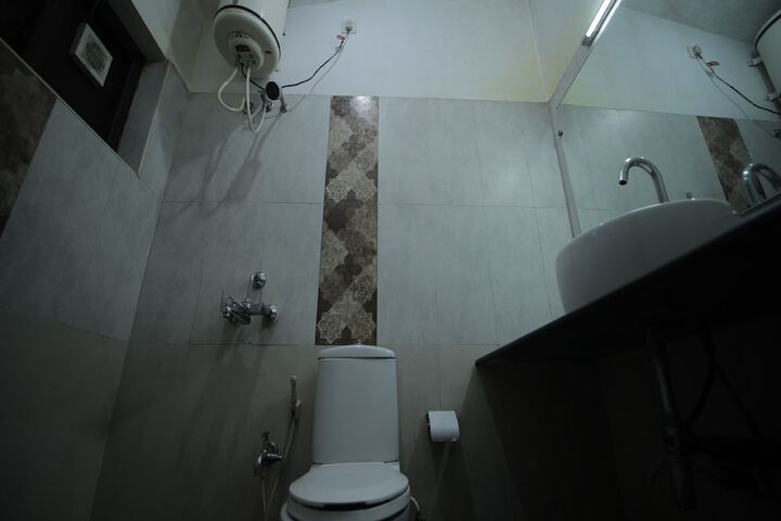 Room 12 of 17