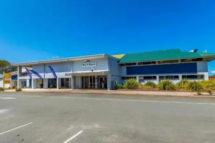 Close to Surf Beach Surf Club Hotel and Shops Boyd St. Woorim