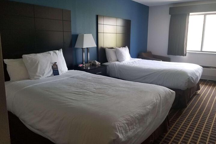 1 King Bed (2 of 12)