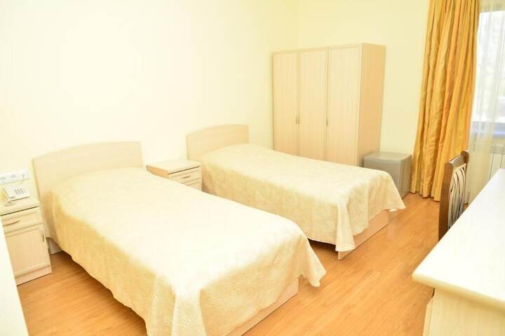 Room 8 of 40