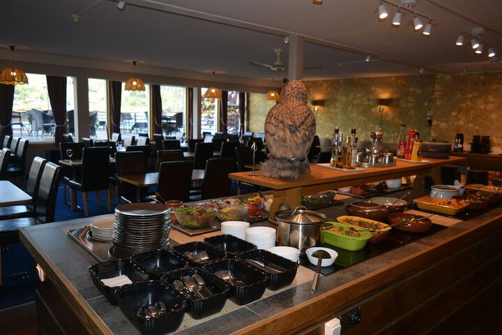 Dining 71 of 102