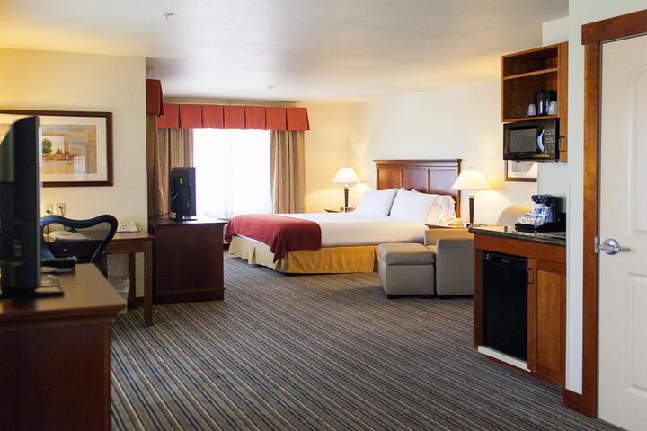 1 King Bed Suite (3 of 3)