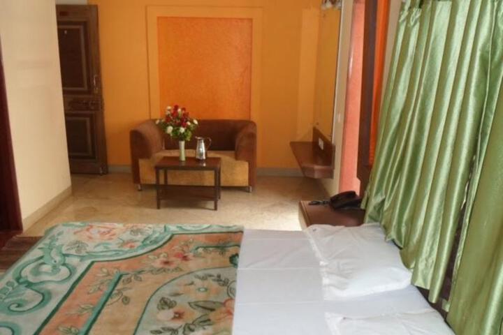 Room 2 of 5