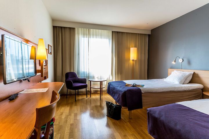 Room 32 of 47