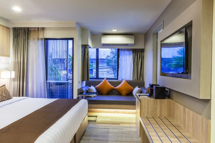 Room 6 of 44