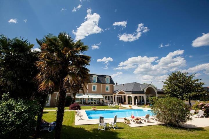 Pool 16 of 37