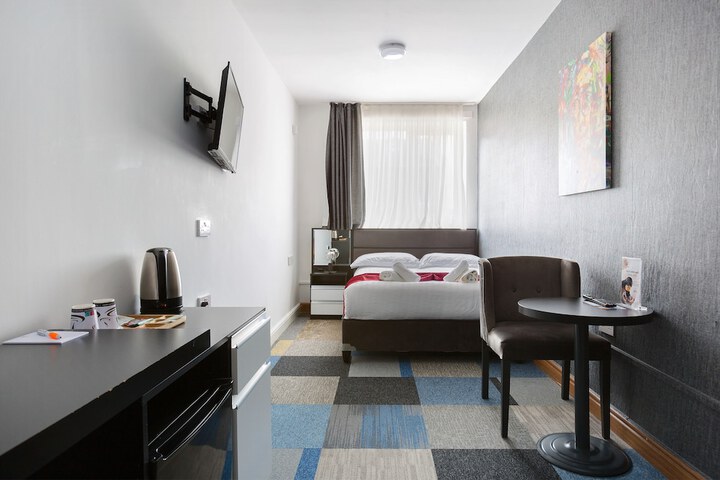 Room 28 of 113