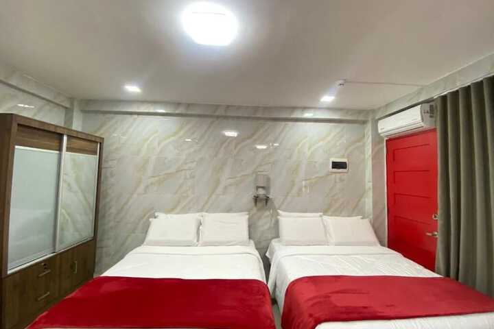 Room 18 of 37