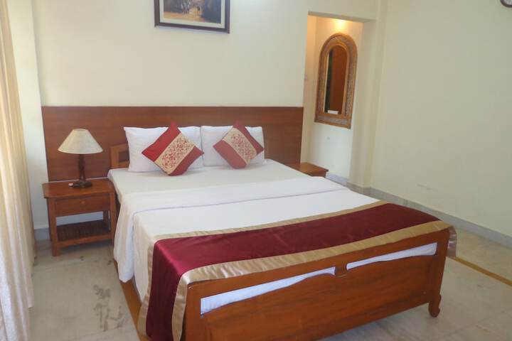Room 15 of 48