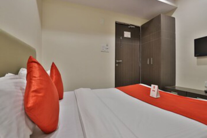 Room 8 of 20