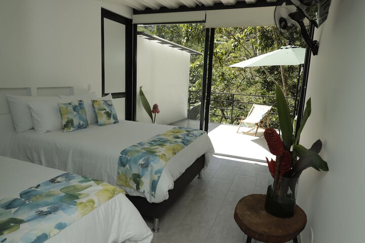 Room 4 of 18