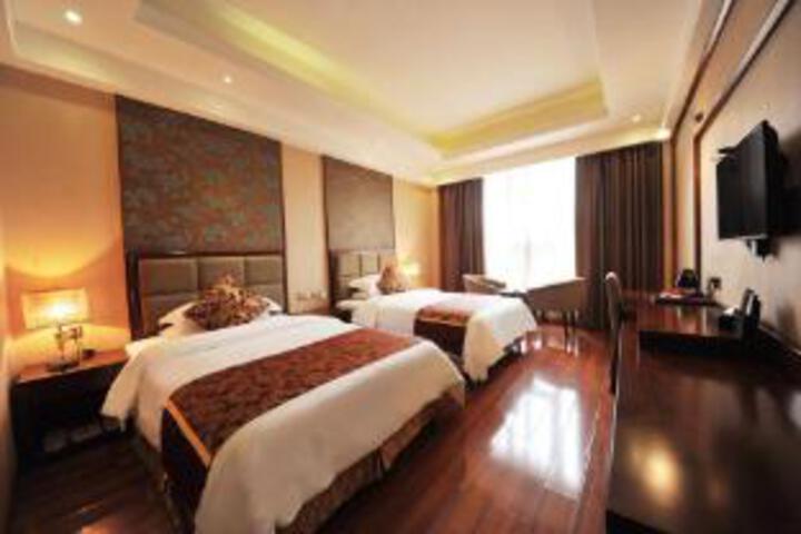 Room 5 of 7