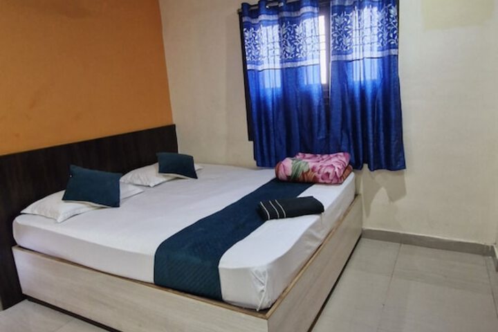Room 2 of 28