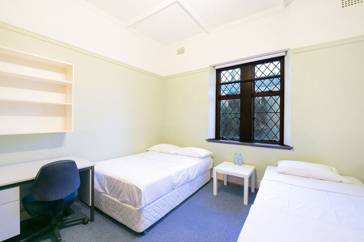 Room 27 of 63