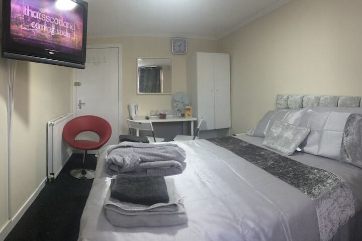 Room 6 of 6