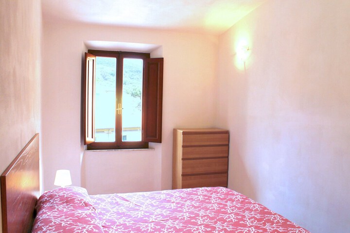 Room 5 of 24