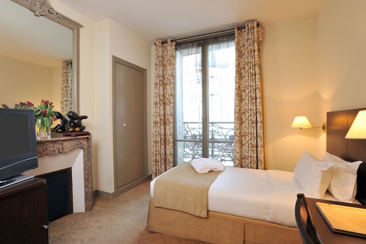Room 8 of 26