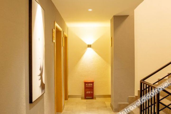Hotel Interior 17 of 31