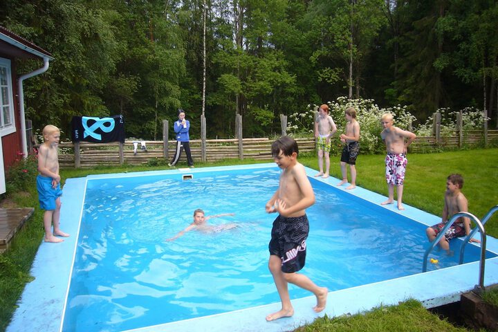 Pool 35 of 73