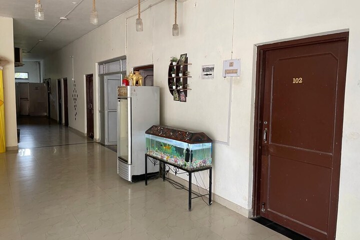 Room 5 of 14