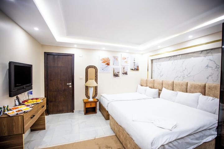 Room 82 of 177